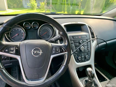 Opel Astra 2012, kuva 3/6