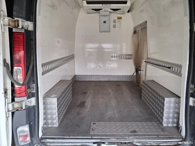 Renault Trafic 2010, photo 7/13