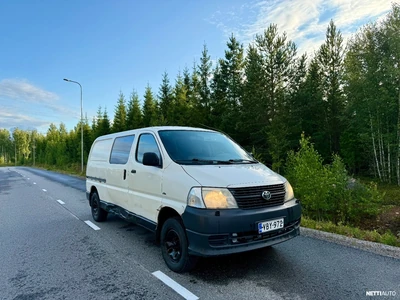 Toyota Hiace 2007, photo 2/13