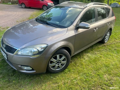 Kia Ceed 2011, photo 2/7