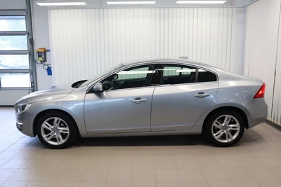Volvo S60 T4 Momentum 2015, photo 3/20