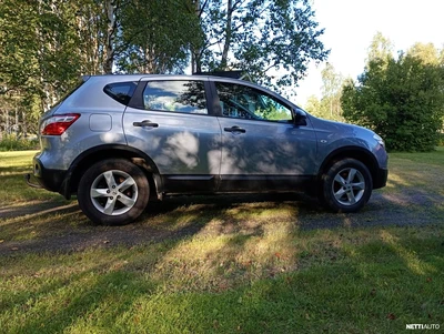 Nissan Qashqai 1.6. 2013, photo 2/15