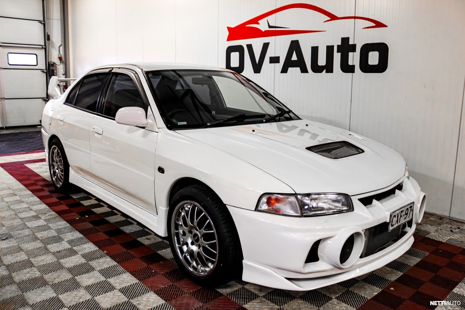 Mitsubishi Lancer