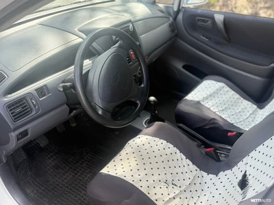 Suzuki Liana 2006, photo 7/8