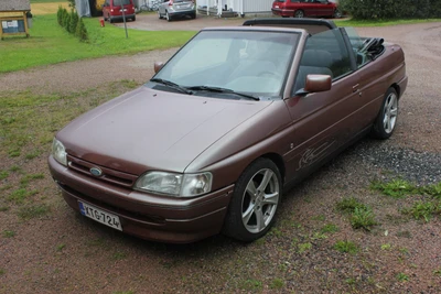 Ford Escort cabriolet 1991, photo 1/6
