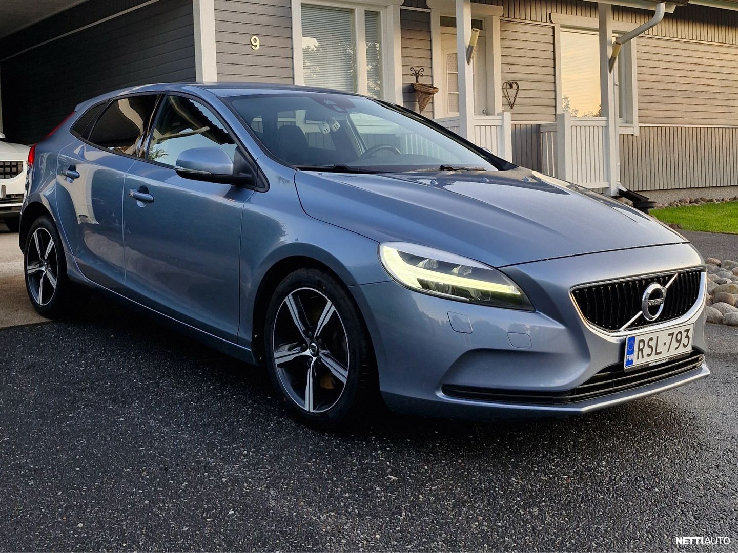 Volvo V40