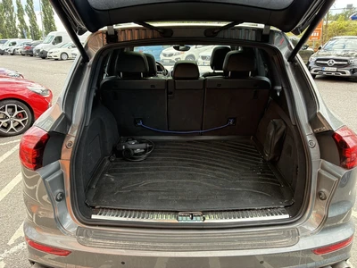 Porsche Cayenne S E-hybrid 2015, photo 6/9