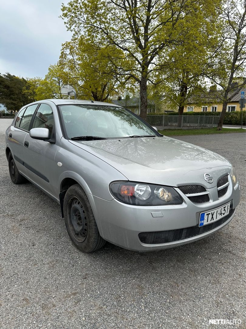 Nissan Almera