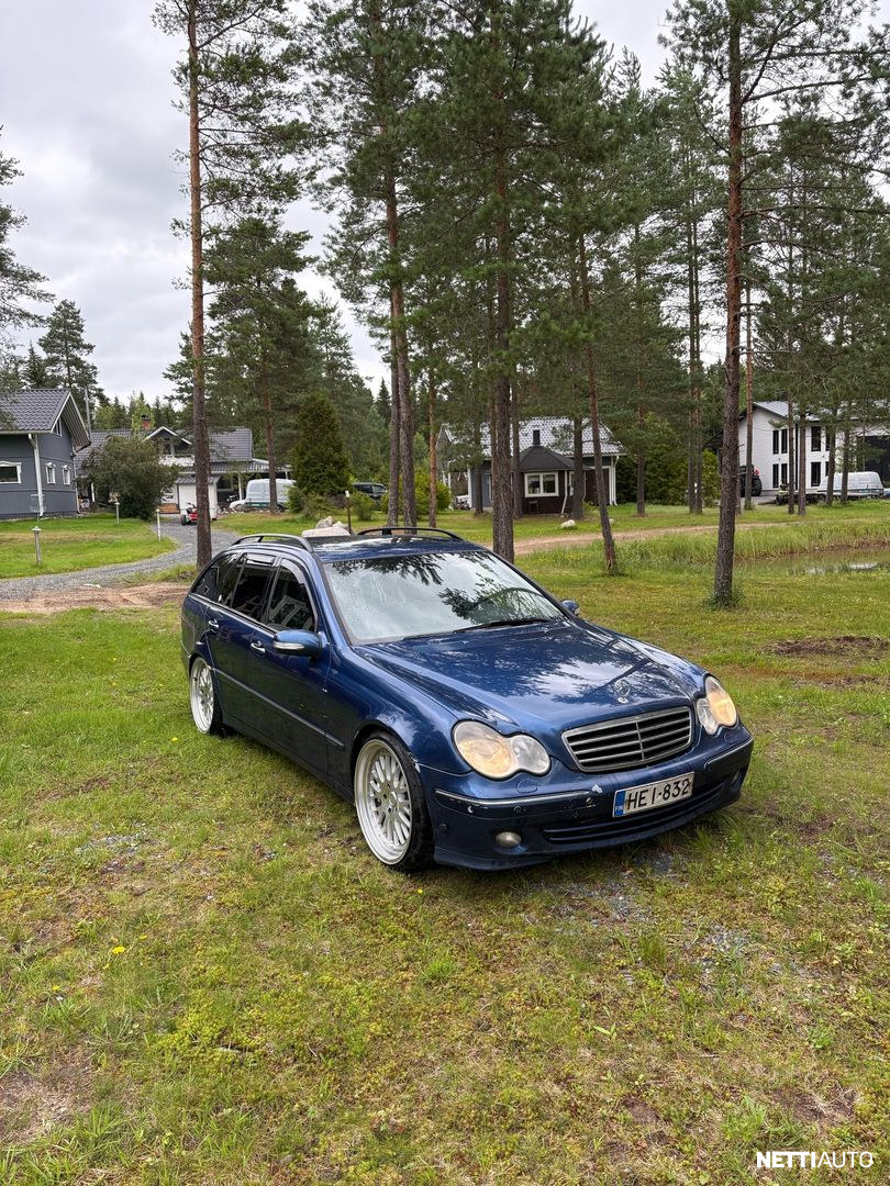 Mercedes-Benz C 320