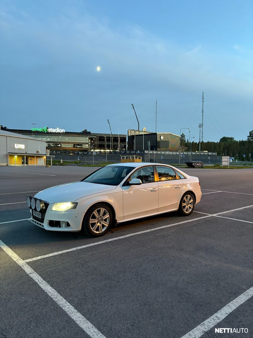 Audi A4 2010, photo 2/7
