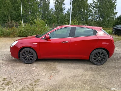 Alfa Romeo Giulietta 2012, kuva 2/10