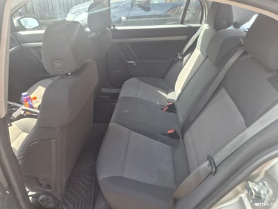 Opel Vectra 2004, kuva 6/10