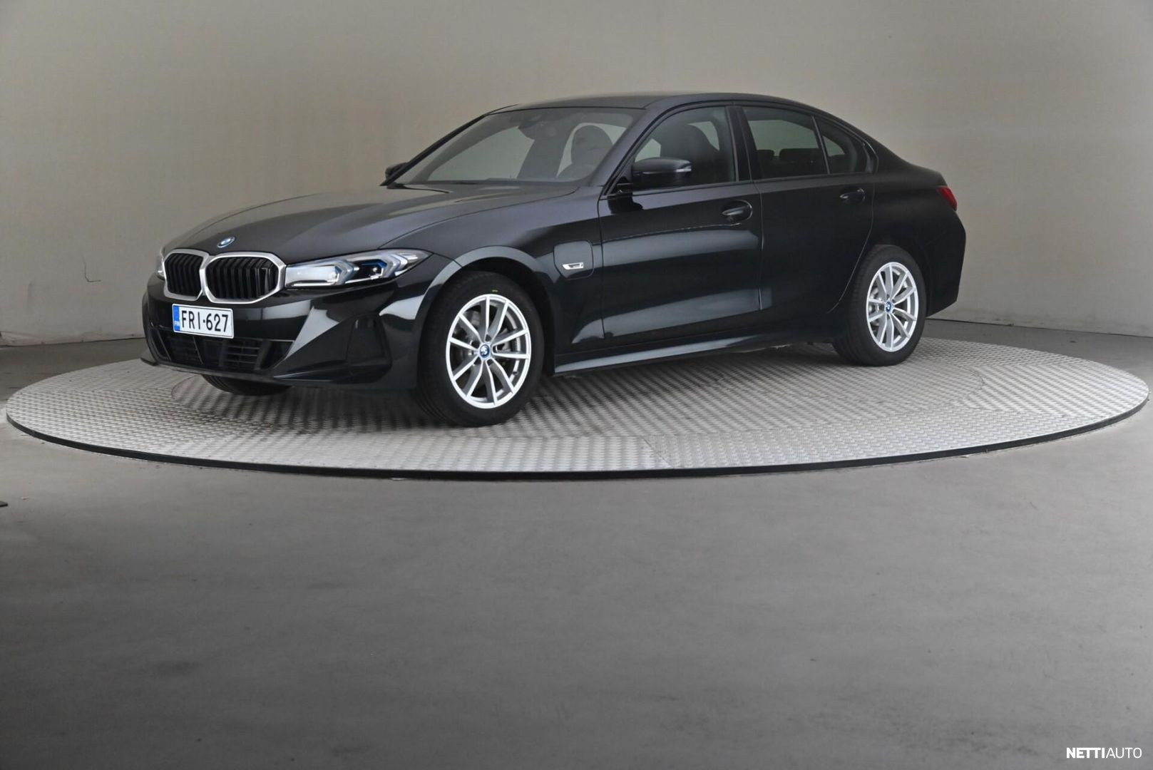 BMW 330