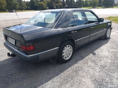 Mercedes-Benz 230 230E 1992, kuva 4/10