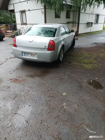Chrysler 300C 2006, photo 3/6