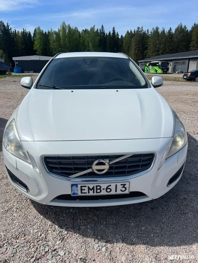 Volvo V60 D2 Momentum aut 2013, photo 5/5