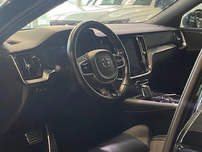 Volvo V60 2020, photo 6/17