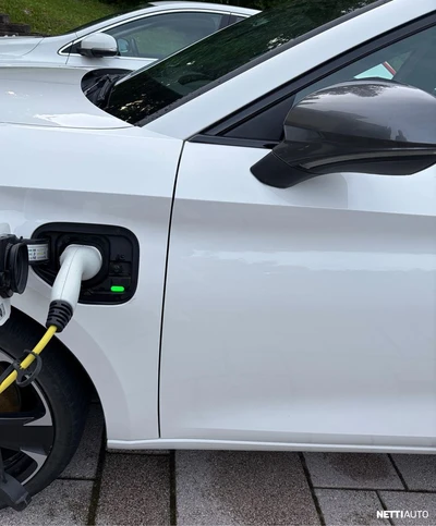 Cupra Leon 1,4 PHEV 180 kW e-HYBRID DSG 2022, photo 4/9