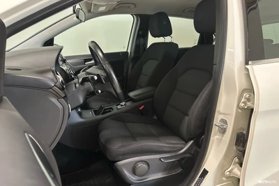 Mercedes-Benz B 2013, photo 6/11