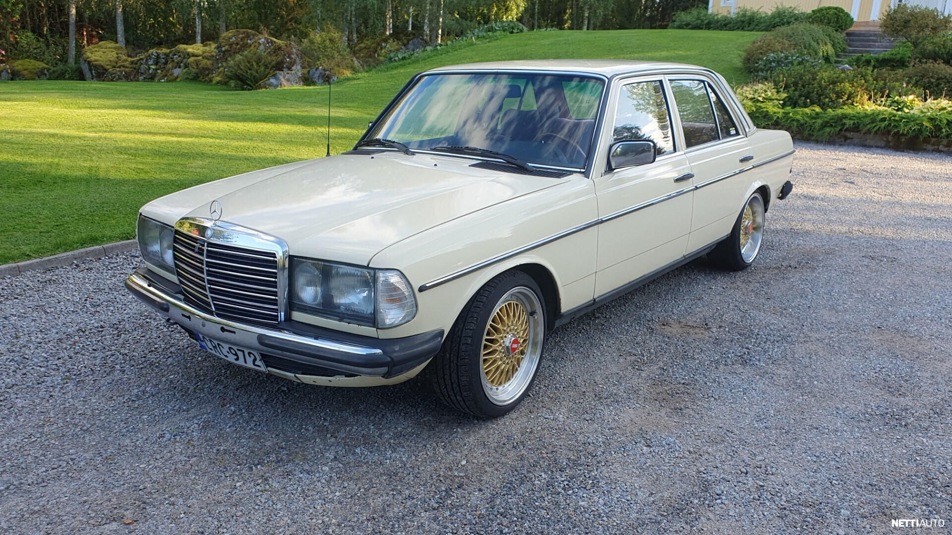 Mercedes-Benz 200