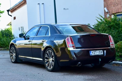 Chrysler 300C 2012, photo 2/8