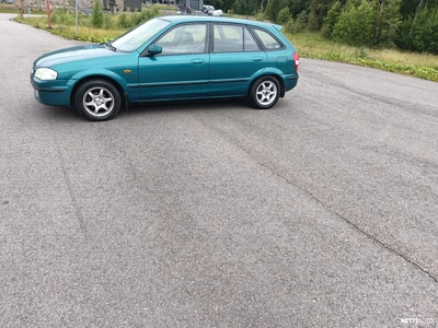 Mazda 323 1,5 1999, kuva 1/7