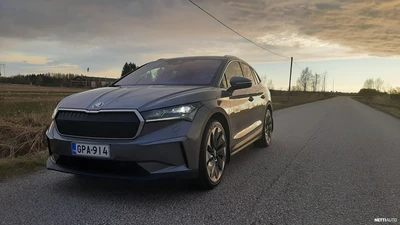 Skoda Enyaq 2022, photo 2/24