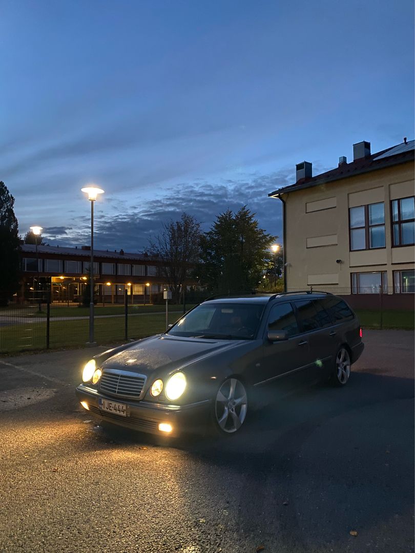 Mercedes-Benz E