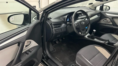 Toyota Avensis 2016, kuva 7/11
