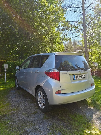 Toyota Verso-S 2011, photo 4/13