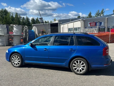 Skoda Octavia Combi 2,0 TFSI RS 2006, kuva 2/10
