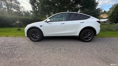 Tesla Model Y Long Range 2021, kuva 2/15