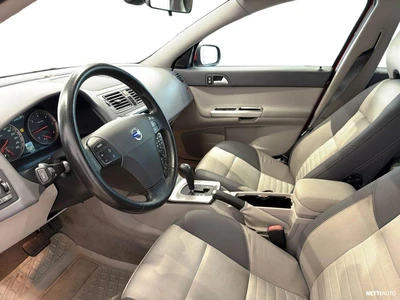 Volvo V50 D5 (180 hv) Momentum aut 2006, photo 7/24