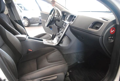 Volvo V60 D3 163hv Momentum aut 2012, photo 7/7