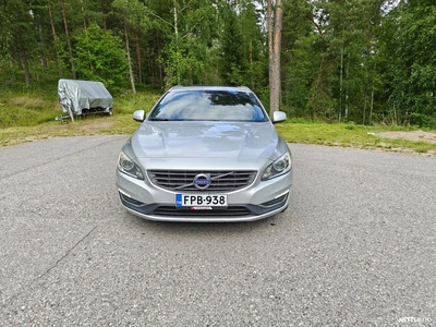 Volvo V60 2016, photo 2/12