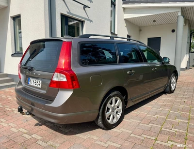 Volvo V70 2,0 Momentum Business 2008, photo 2/10