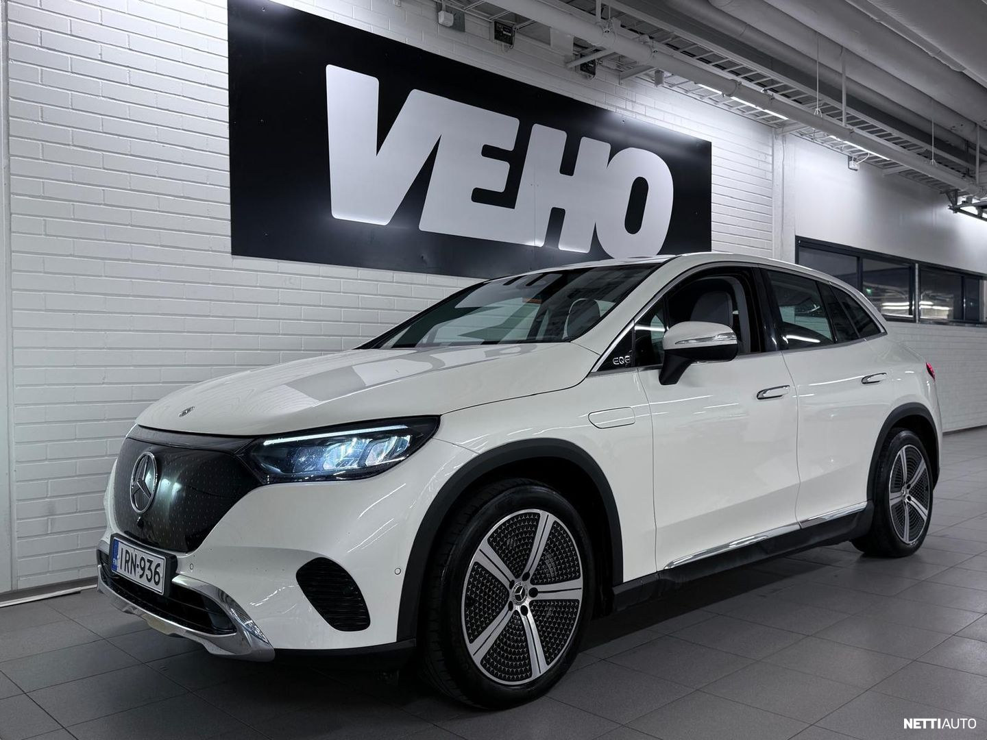 Mercedes-Benz EQE SUV