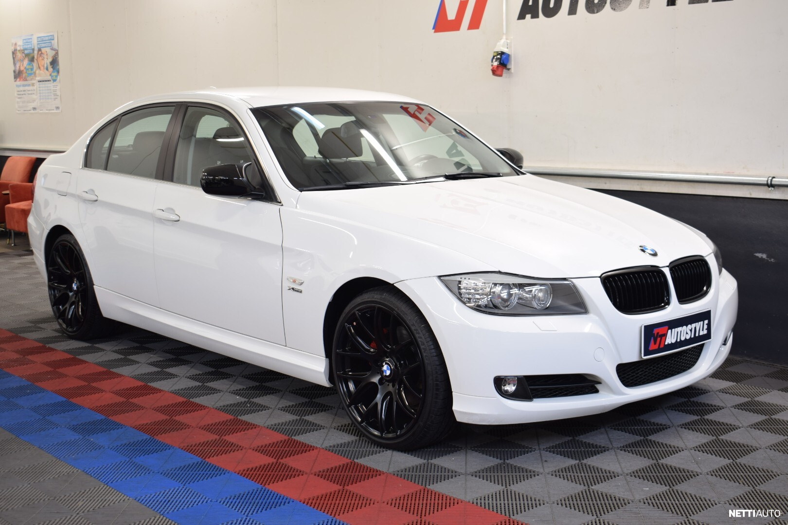 BMW 325