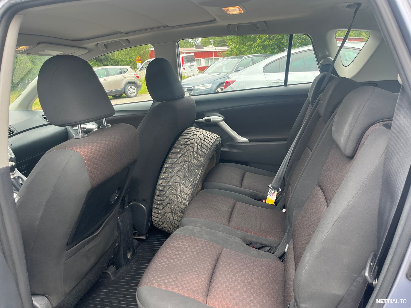 Toyota Verso 2011, photo 6/7