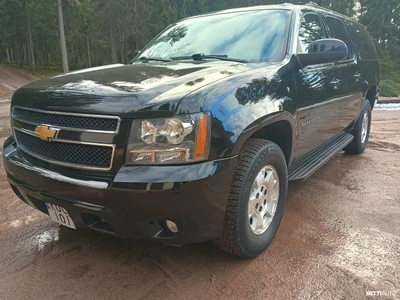 Chevrolet Suburban 1500 2010, photo 2/20