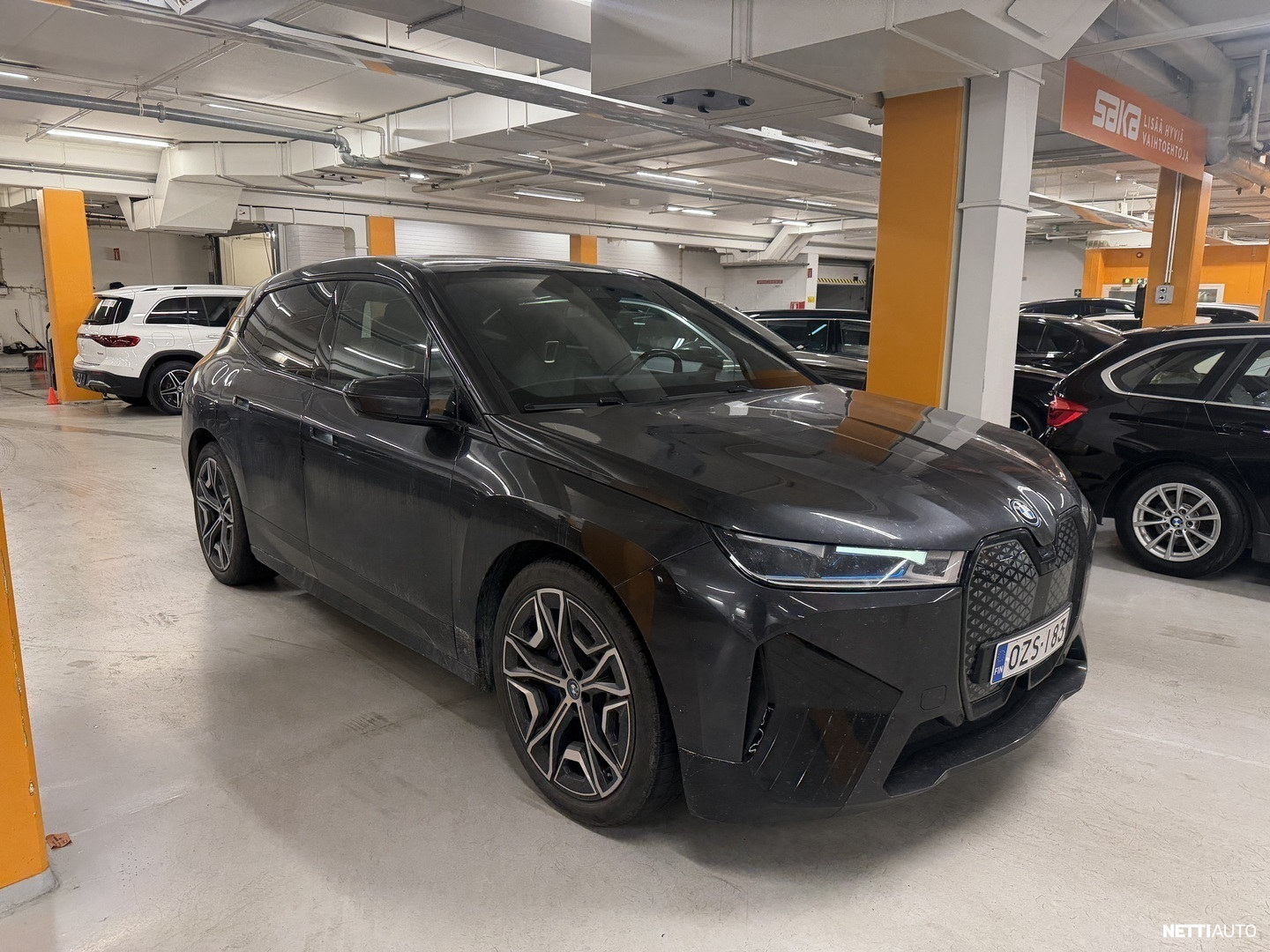 BMW iX