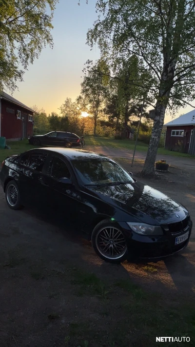 BMW 320 2005, photo 2/5