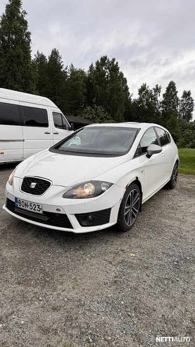 Seat Leon FR 170 TDI CR DPF 2011, photo 2/5