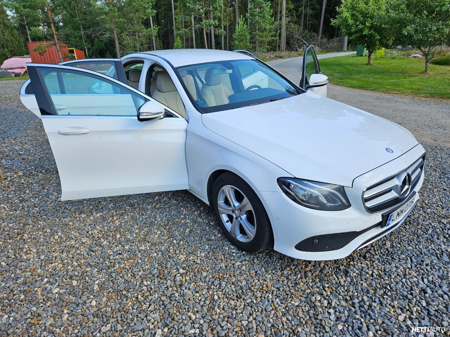 Mercedes-Benz E 220
