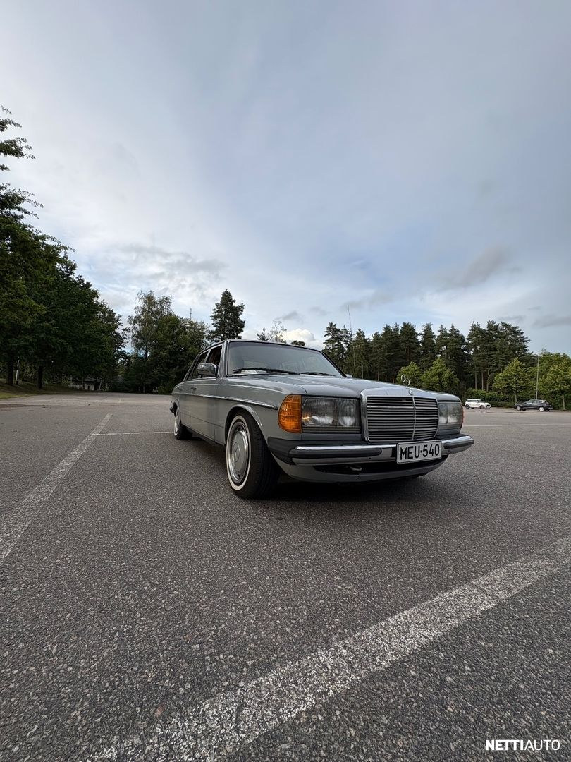 Mercedes-Benz 200