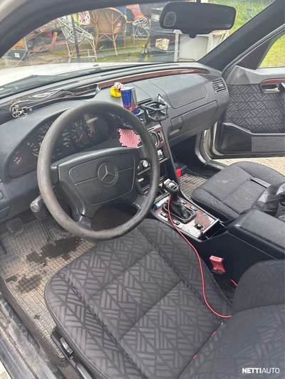 Mercedes-Benz C 180 1995, kuva 7/8