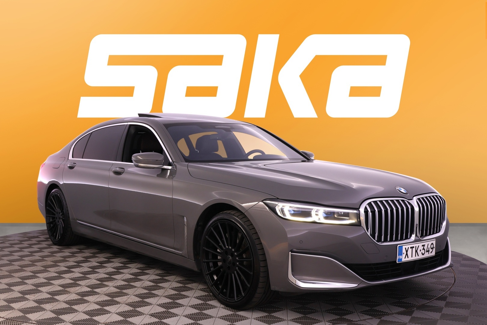 BMW 745