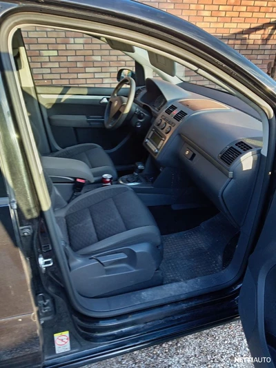 Volkswagen Touran 2007, kuva 7/10