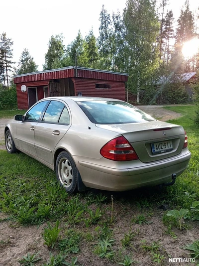 Mercedes-Benz E 2003, photo 6/7