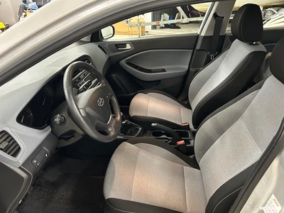 Hyundai i20 2016, kuva 6/15